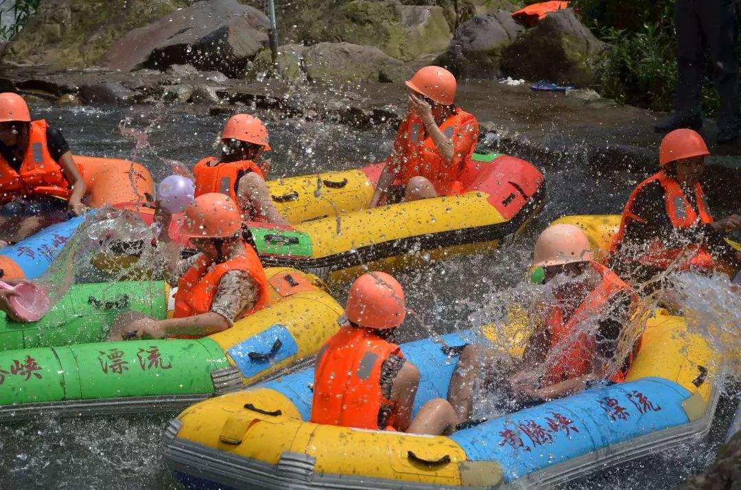 清遠黃騰峽漂流