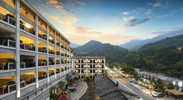 天露山半山溫泉