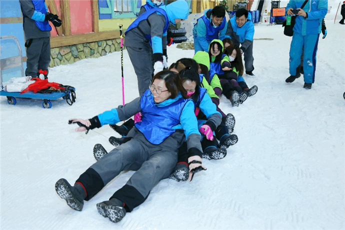 融創冰雪團建15