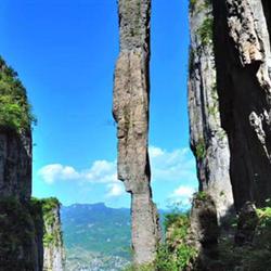 湖北旅游路線深呼硒 恩施雙高5日游 仙居恩施大峽谷  土家女兒城 清江蝴蝶崖游船 世界第一奧陶紀石林--梭布埡雙高五日游